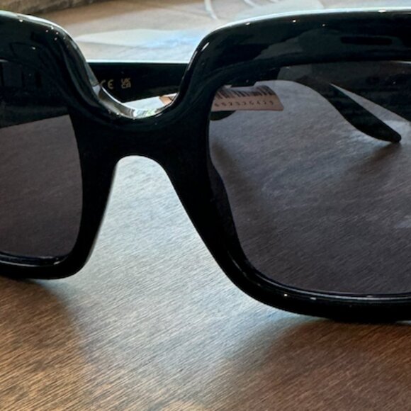 Gucci Oversized Black Sunglasses main image 5